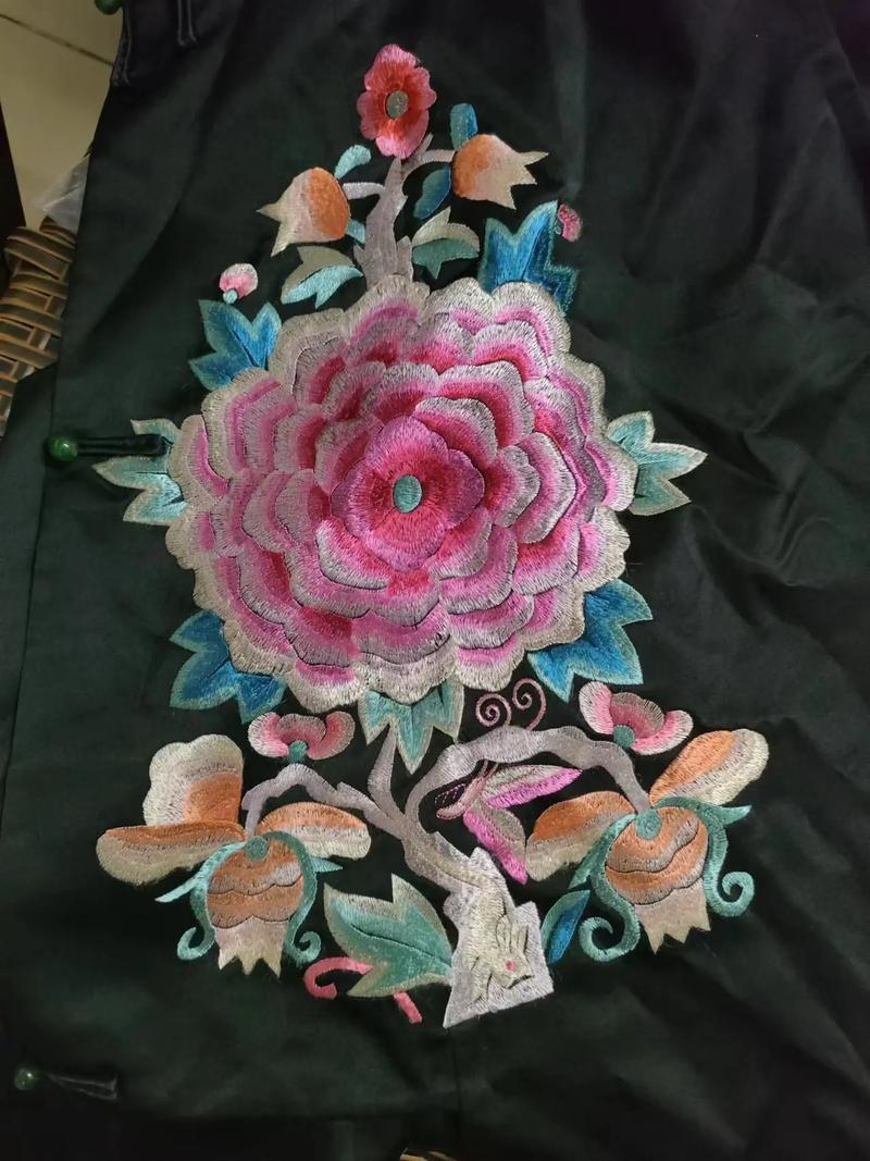 電腦繡花 傳統(tǒng)工藝與現(xiàn)代科技的完美融合